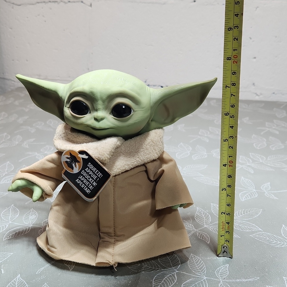Hasbro Yoda Talking Plushie - Picture 2 of 6
